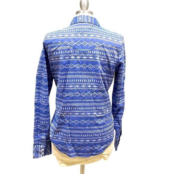 Shyanne denim color white printed pockets covered snaps sleeve length 19 1/2 - Picture 2 of 4